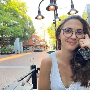 Meet your Posher, Adrienne